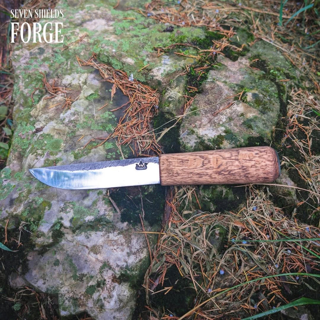 Bushcraft belt knife