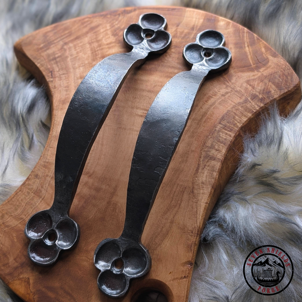 Trifol Door pulls