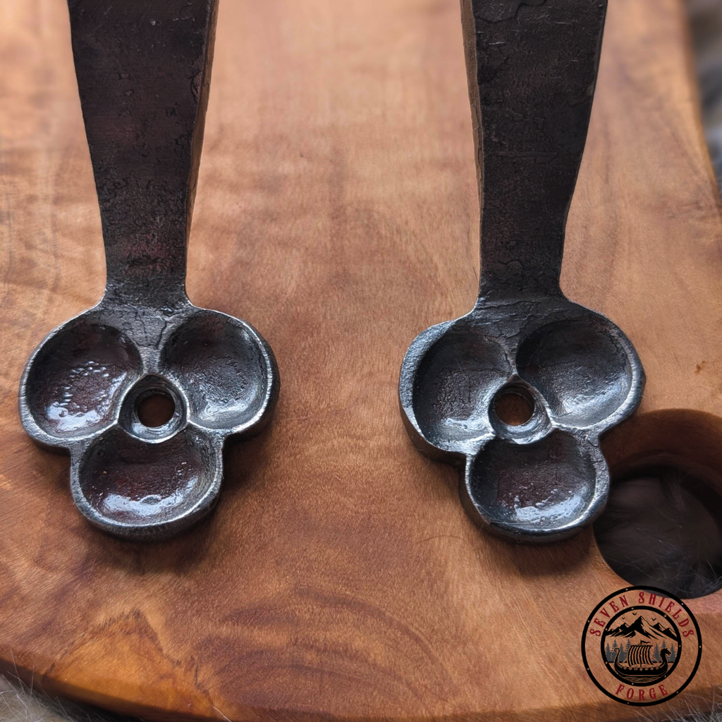 Trifol Door pulls